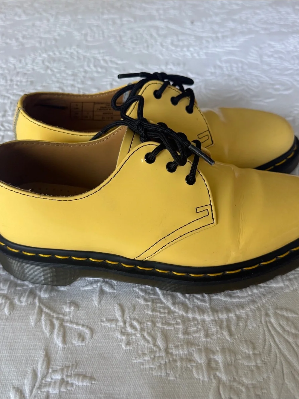 Dr. Martens 1461 Yellow Patent Leather Oxford loafer lace up shoe. Size 7
